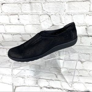 Clarks women suede loafers 8 W